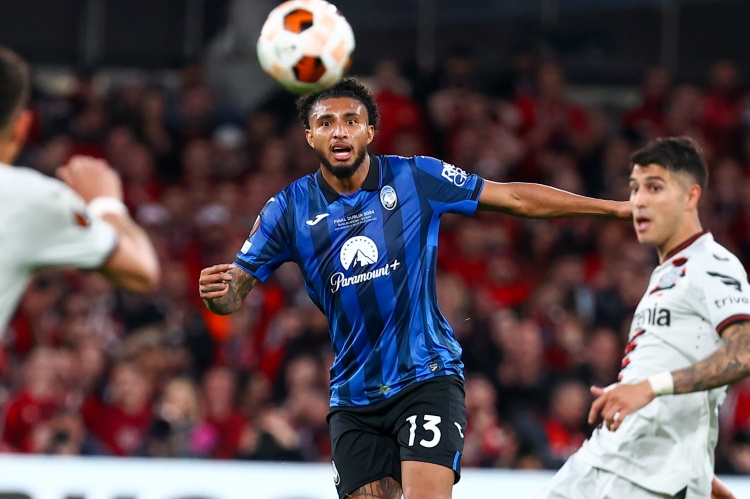 开云-罗马诺：曼联今夏至少引进两名中场，巴莱巴和埃德森是潜在人选